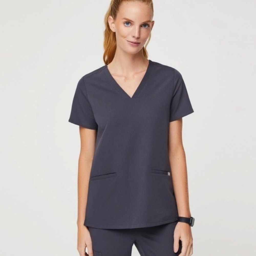 Figs Casma Three Pocket Scrub Top Charcoal